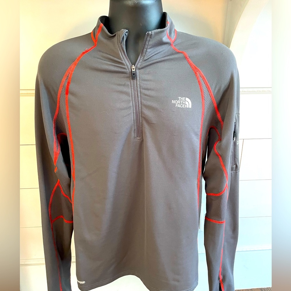 Mens Sz. M The North Face Flight series 3/4 zip longsleeved shirt